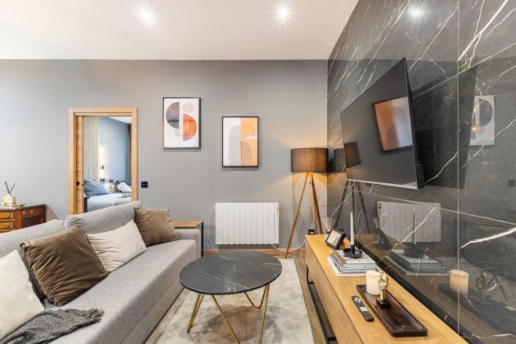 Luxury And Elegant Apartment Madrid Exterior photo